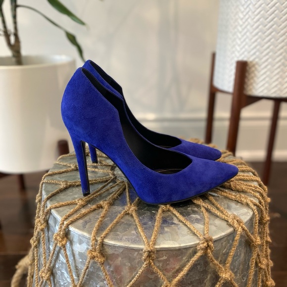 Suede pumps! - Picture 3 of 5